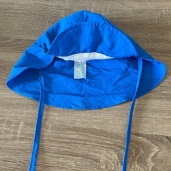 Blue hat - Picture 2 of 4